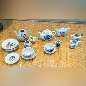 Miniature porcelain tea sets 4 different patterns 17 pcs made in Japan